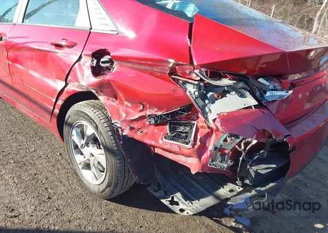 2021 Hyundai Elantra Se z USA, uszkodzony, nr VIN KMHLL4AG2MU162357